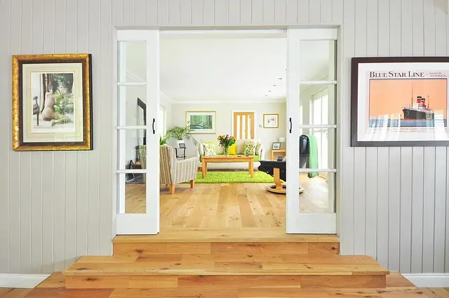 Guida Pratica per Creare Decorazioni Fai da Te con Materiali Riciclati
