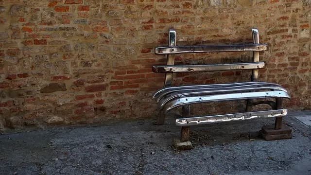 Come Realizzare Decorazioni Fai da Te con Materiali Riciclati