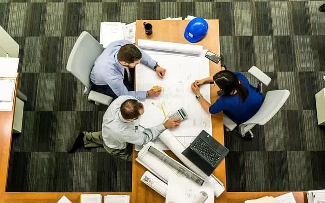 Come Creare Un Oggetto Fai da Te Innovativo con Materiali Riciclati
