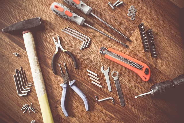 Come Creare Decorazioni Fai da Te per le Feste: Guida Completa